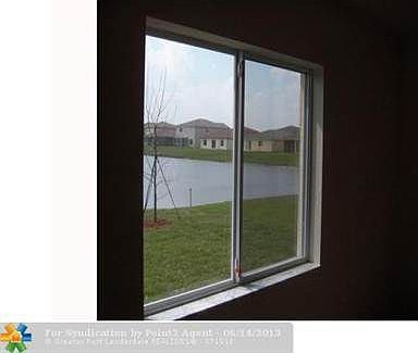 5th image of 2936 SW Cape Breton Dr