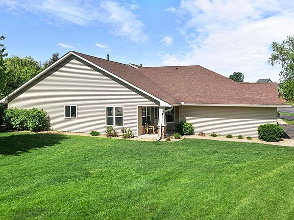 2nd image of 74 Crown Pointe Curv