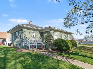 624 Phoenix St, South Haven, MI 49090