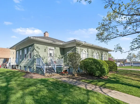 624 Phoenix St, South Haven, MI 49090