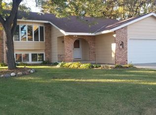 933 96th Ln NE, Blaine, MN 55434