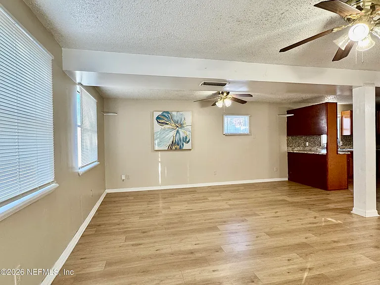2057 Glen Gardner Dr — Photo 3