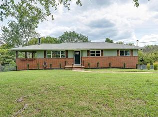 1034 Crestridge Dr, Rossville, GA 30741