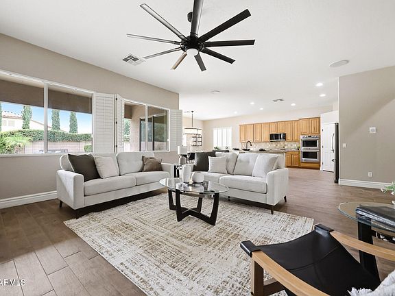 4th image of 3032 E TURNBERRY Drive