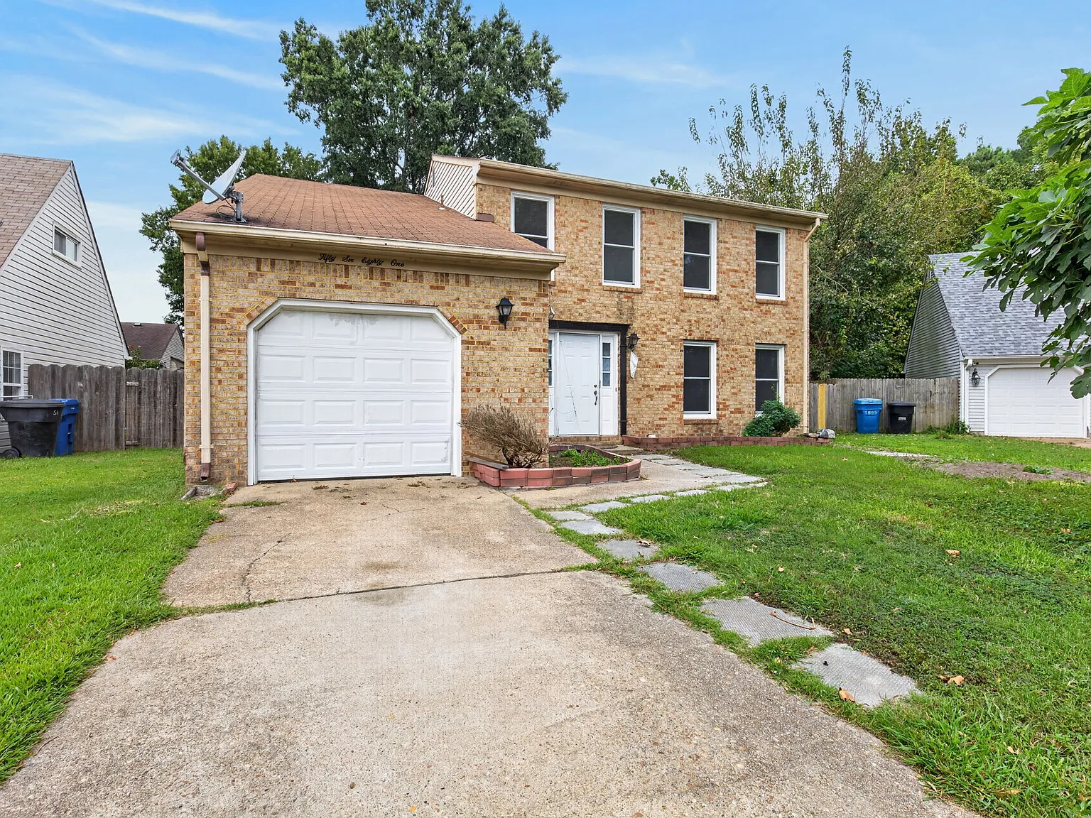4 bed, 2.5 bath, 2071 sqft, $2,700 — Photo 3