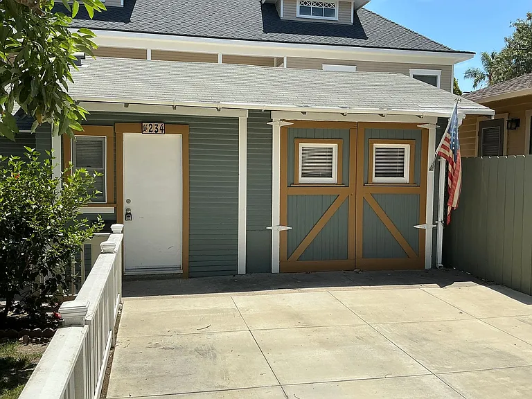 204 S Grand St — Photo 34