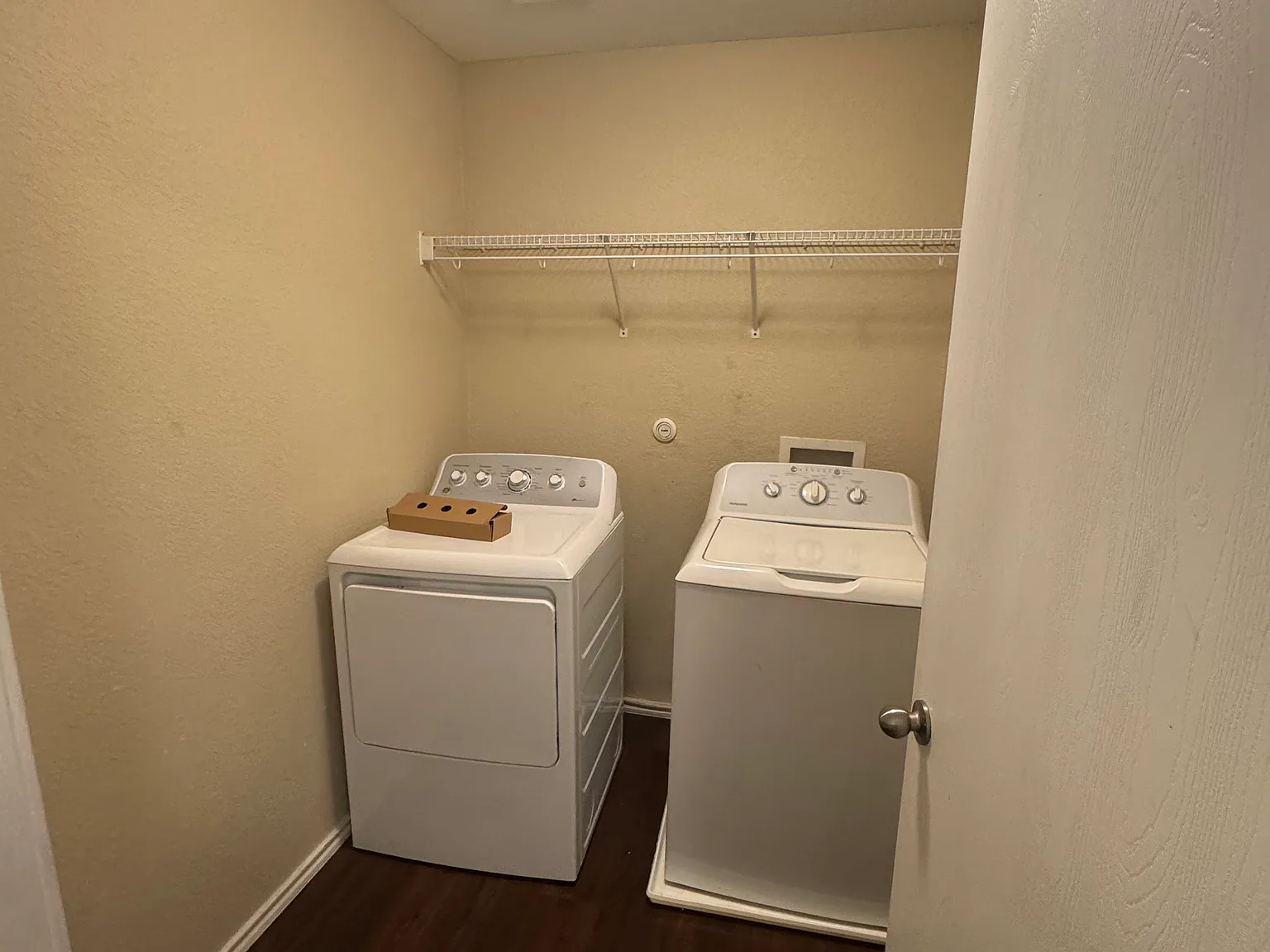 3 bed, 2.5 bath, 2060 sqft, $1,950 — Photo 4