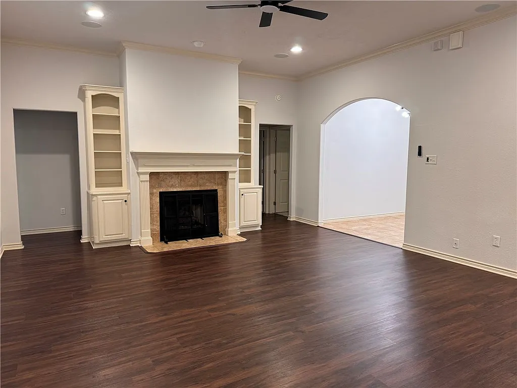 3 bed, 2.5 bath, 1814 sqft, $2,050 — Photo 4