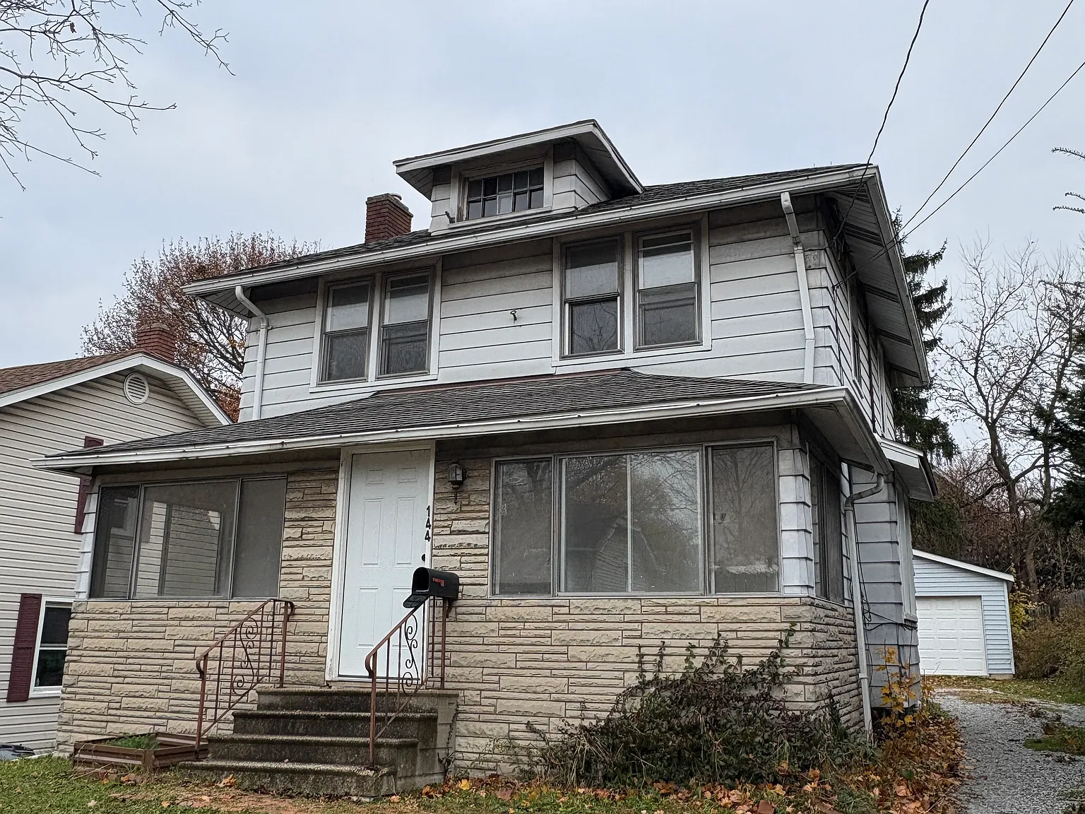 4 bed, 1.5 bath, 1152 sqft, $1,250 — Photo 1