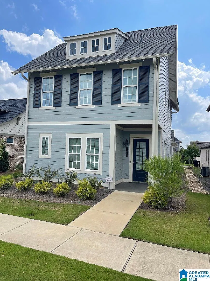 4 bed, 3.0 bath, 2500 sqft, $3,350 — Photo 2