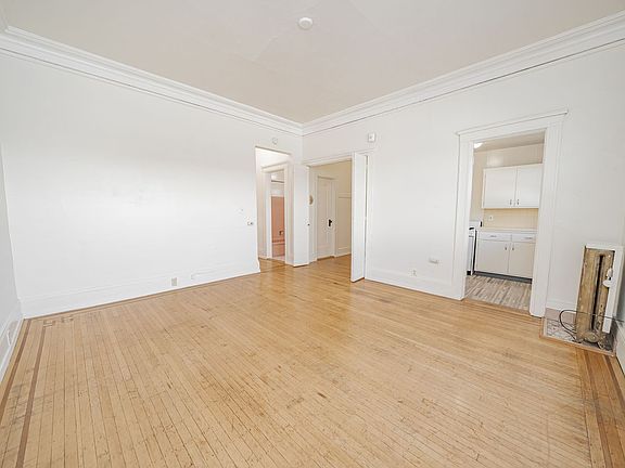 3rd image of 159 17th St #22