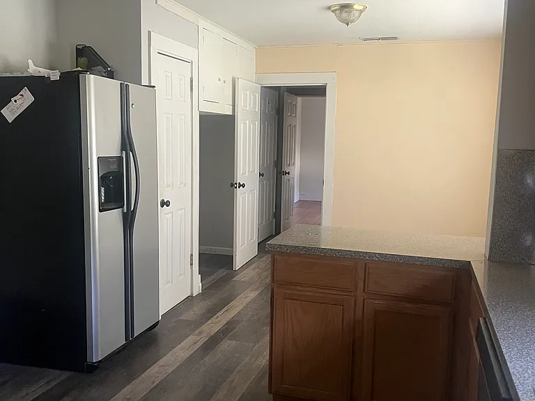207 S Lennox St — Photo 7