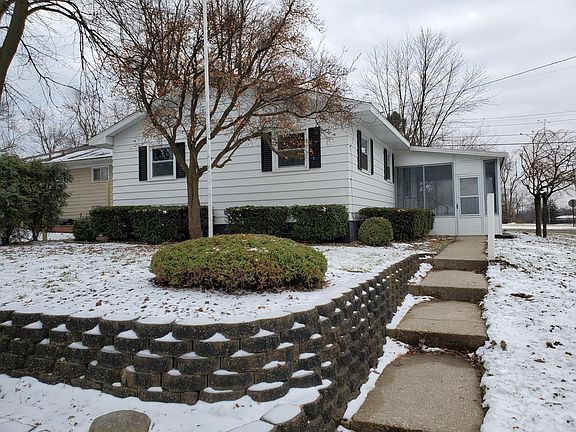 3rd image of 4188 Hillsdale Ave NE