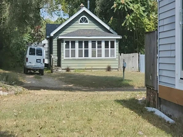 9496 Leona St, White Lake, MI 48386