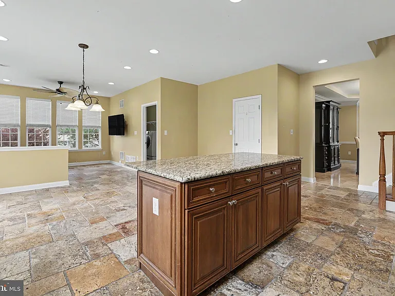 228 Leffler Cir — Photo 27