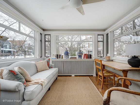 4th image of 1049 Hinman Ave