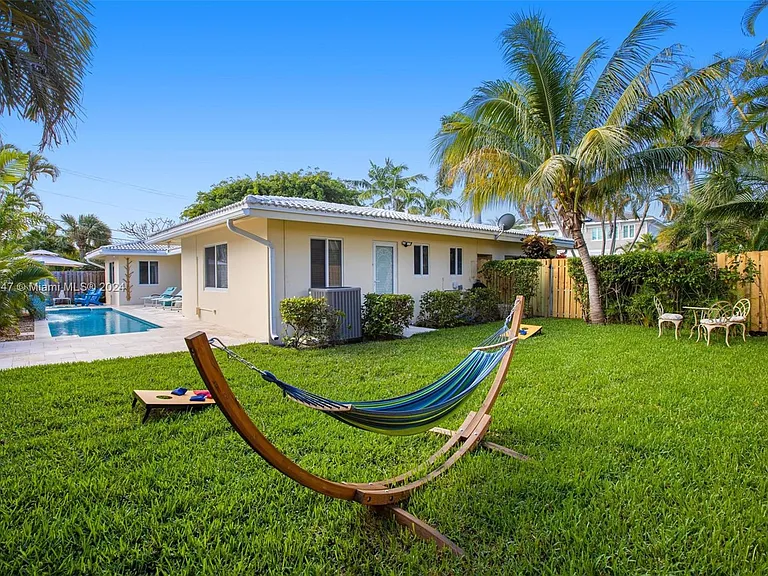 290 Tropic Dr — Photo 22