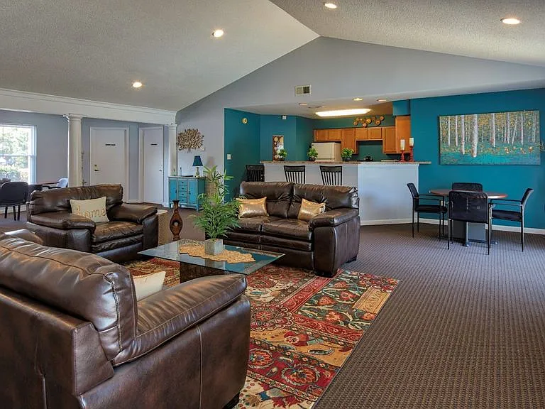 Bridgeport Apartments — Photo 11