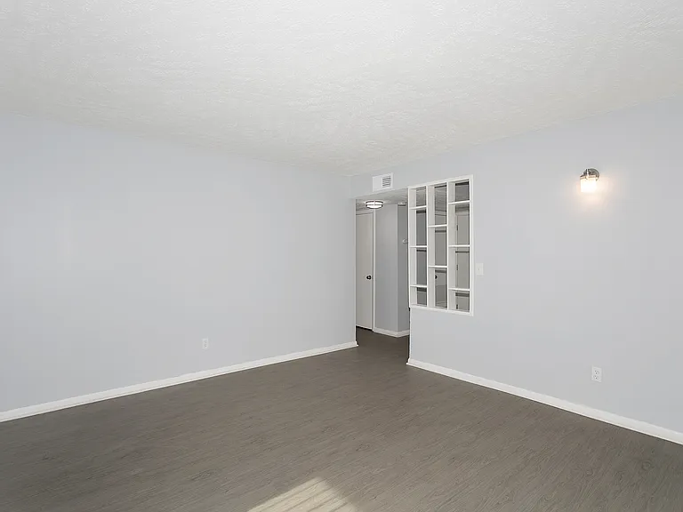 1733 W 24th St #22 — Photo 9