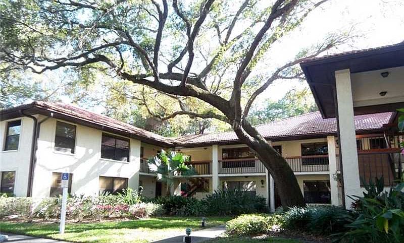 1st image of 2814 Hammock Ct
