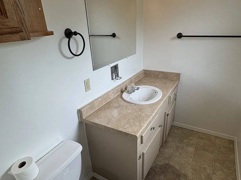 905 Oak St — Photo 10