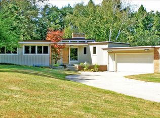 3205 Applewood Rd, Midland, MI 48640