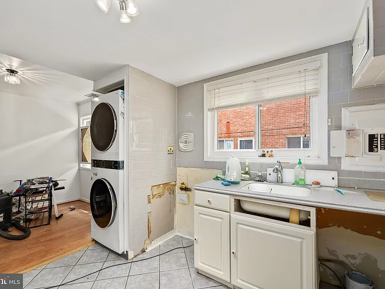 609 Jefferson St #18 — Photo 19