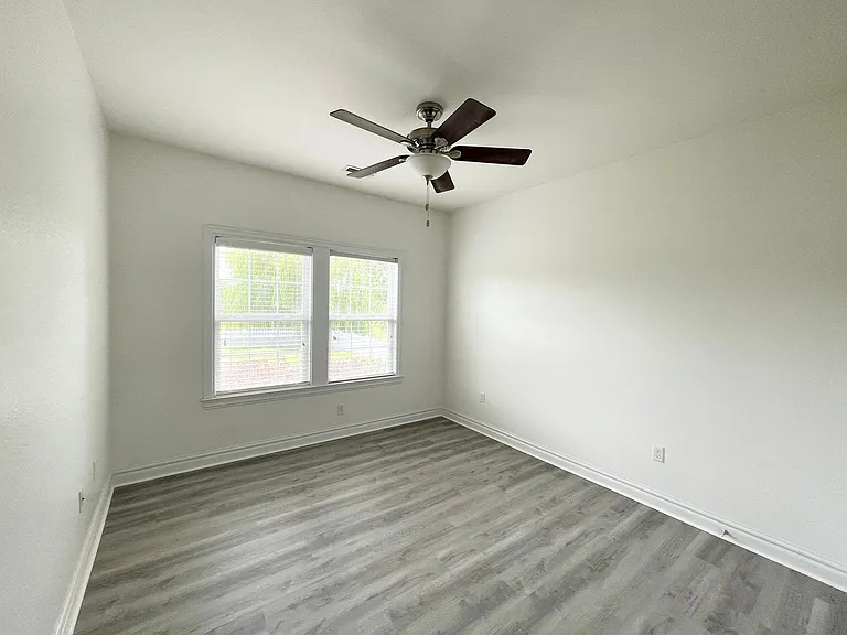 150 Travis Blvd — Photo 23