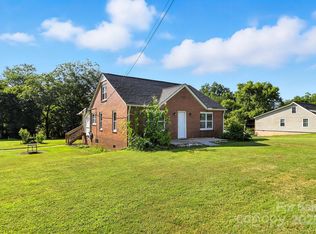 3544 6th Street Dr NW, Hickory, NC 28601