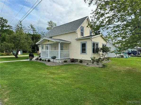 393 Alfred Ave, Angola, NY 14006