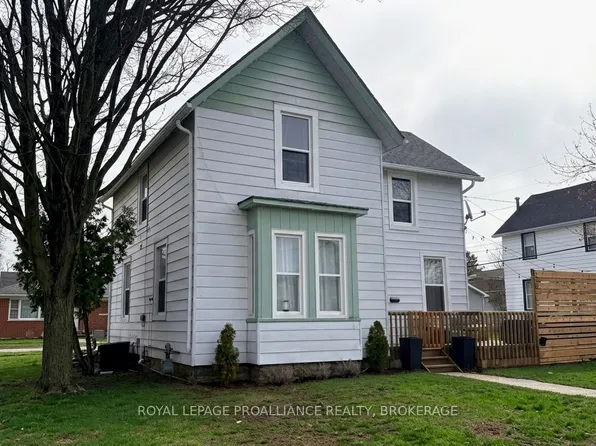 151 Adelaide St, Gananoque, ON K7G 2B7