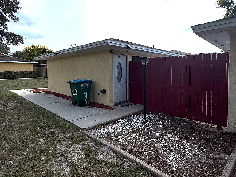 420 San Gabriel St — Photo 2