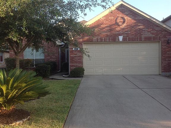 3rd image of 20211 Goss Hollow Ln