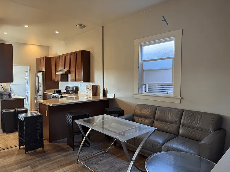2533-2535 Filbert St — Photo 4