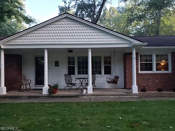 2nd image of 14680 Maplewood Dr