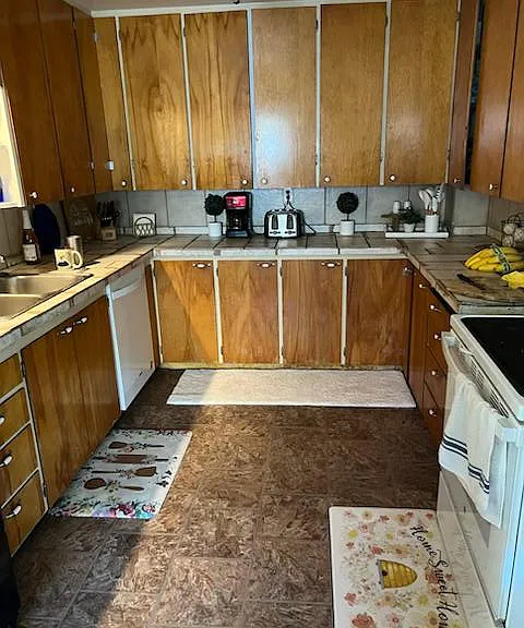 923 Grant St — Photo 2