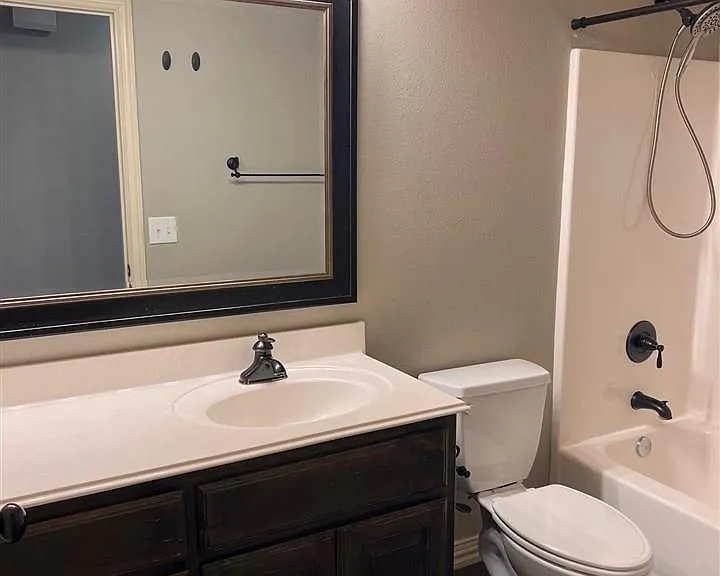 4928 Spring Hill Dr — Photo 11