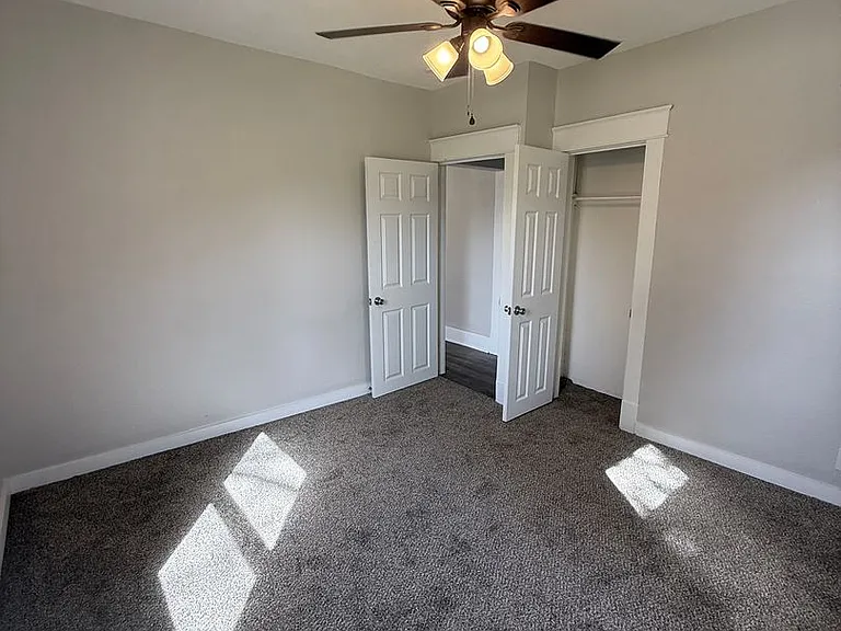 1017 W Locust St — Photo 5