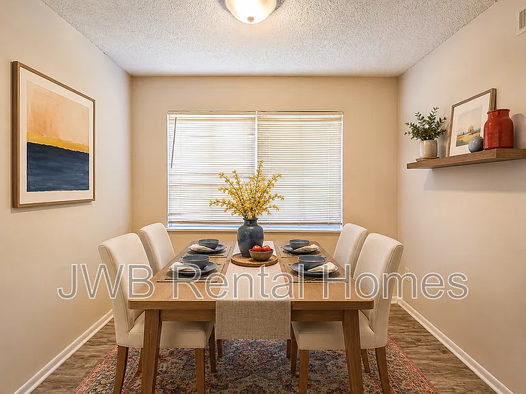 1612 Alfen St — Photo 5