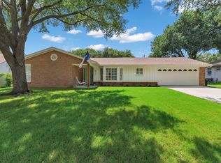 4137 Selkirk Dr W, Fort Worth, TX 76109