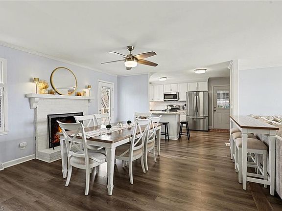 5th image of 1917 Oak Ridge Rd