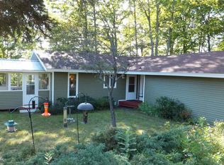 870 Crystal Ridge Dr, Beulah, MI 49617