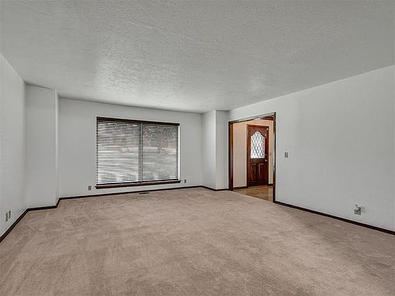 4th image of 3213 Adobe Dr