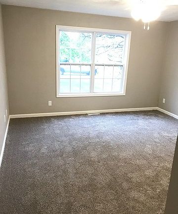 3rd image of 2045 Wyndham Ln