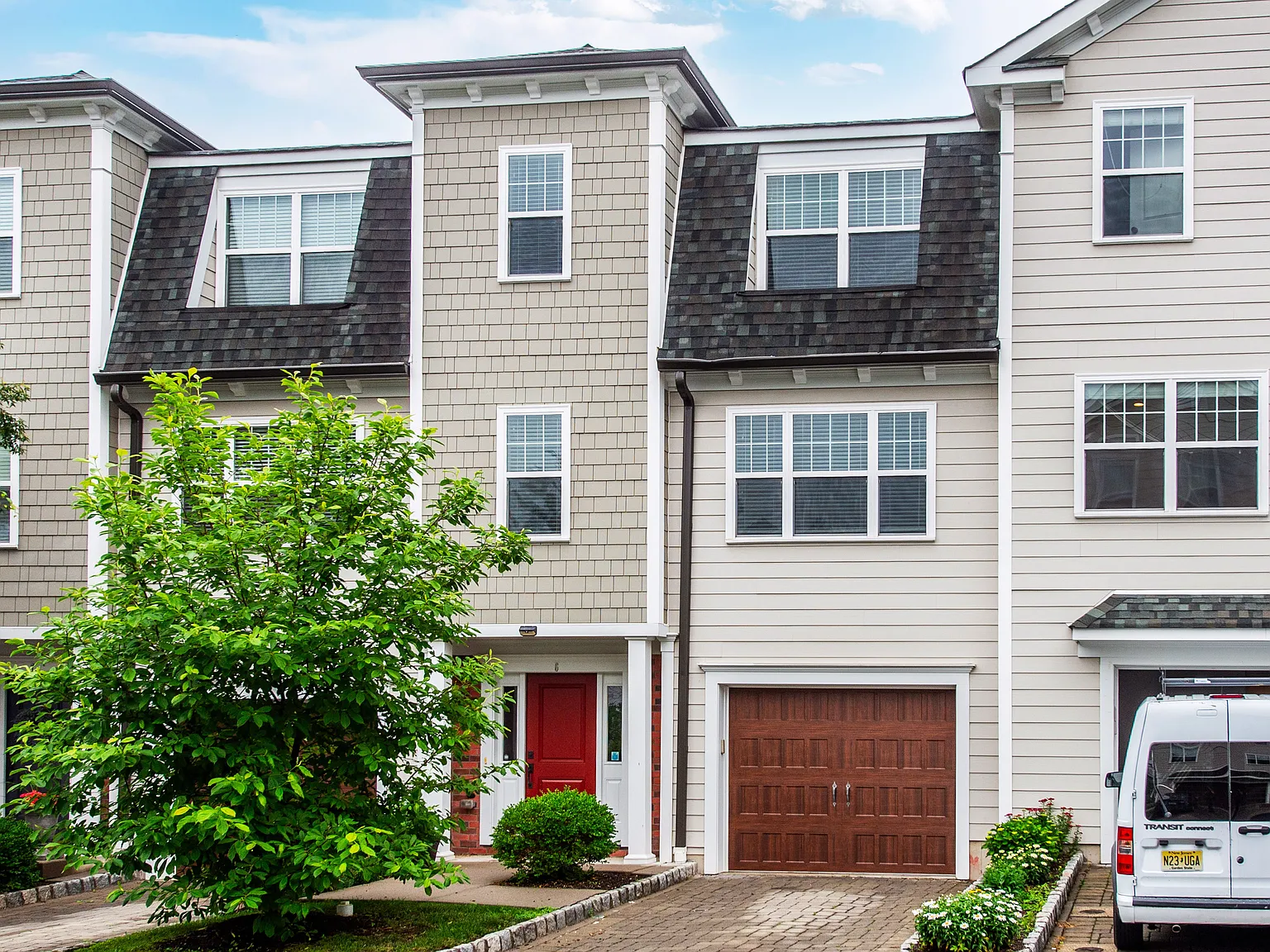 3 bed, 3.5 bath, $4,950 — Photo 1