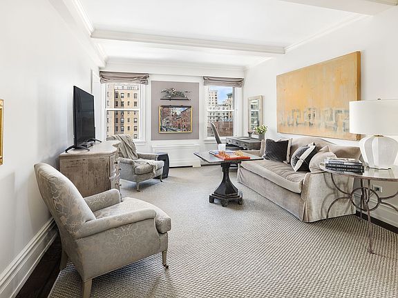 3rd image of 165 W 91st St #10G