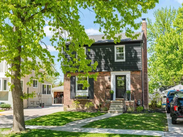 1412 Brys Dr, Grosse Pointe Woods, MI 48236