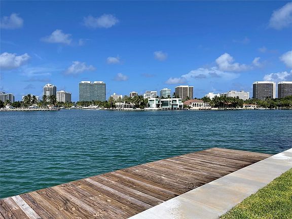 4th image of 10281 E Bay Harbor Dr APT D1