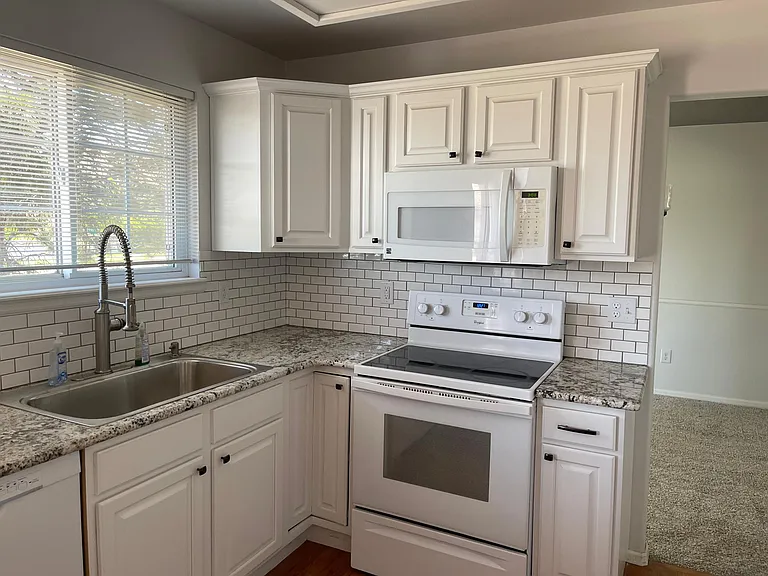 9225 Gingerhill Ct — Photo 11