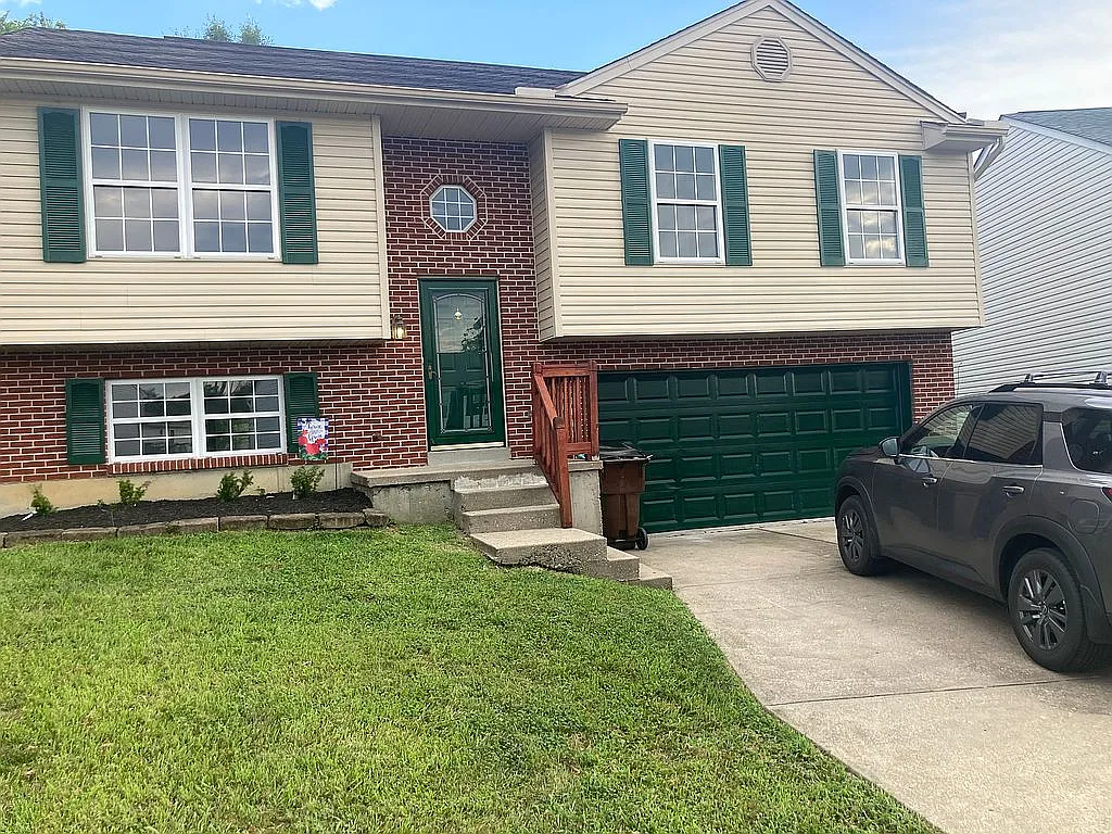1123 Kims St photo 1